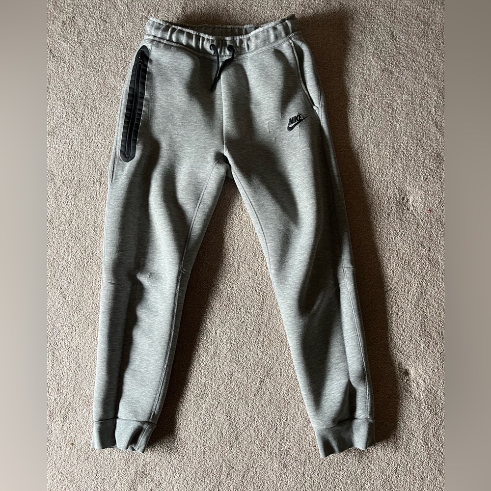 Nike Boys Grey Fleece Joggers with Black Accents